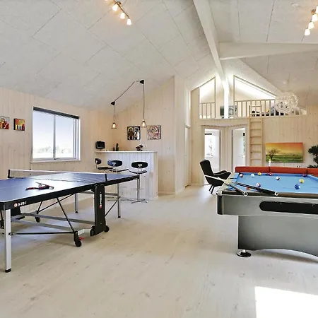 Vakantiehuis 8 Bedroom Lovely In