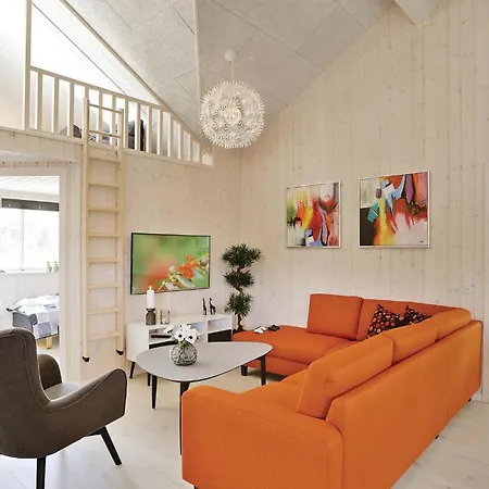 8 Bedroom Lovely In Vakantiehuis Blåvand