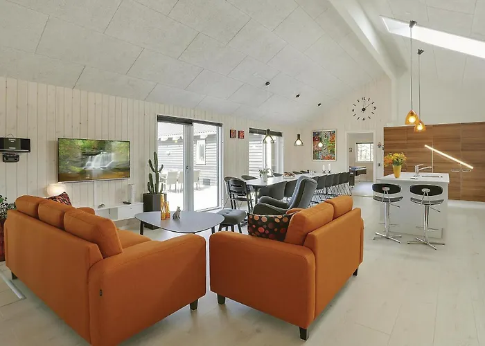 8 Bedroom Lovely In Casa vacanze *